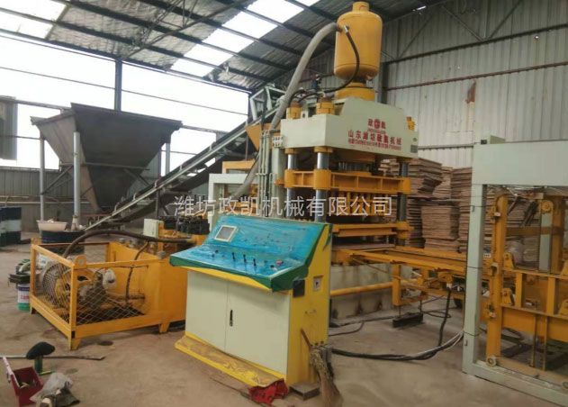 威海ZY400型全自動(dòng)靜壓制磚機
